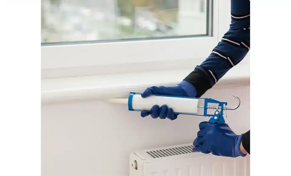 Window sealing with silicon by a professional